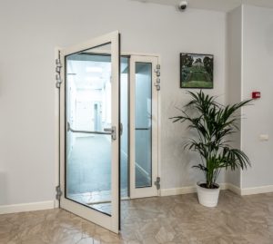 Алюминиевая дверь 1800×2000 мм. GFTD20205